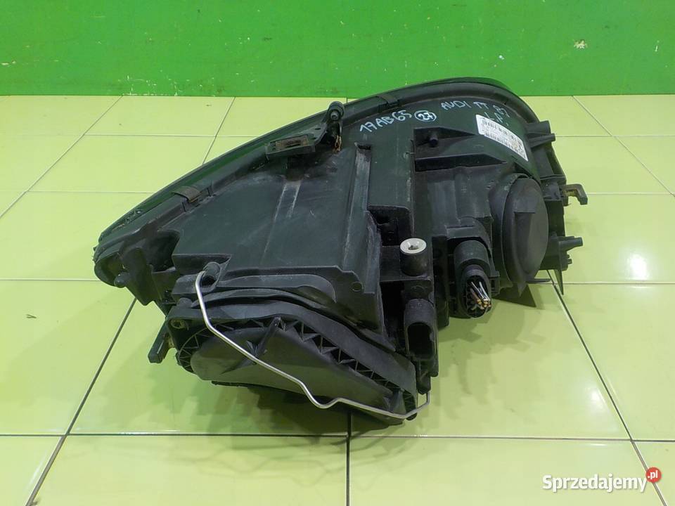 AUDI TT 8J 20 TFSI 07r COUPE 2D lampa lewa przod osobowe