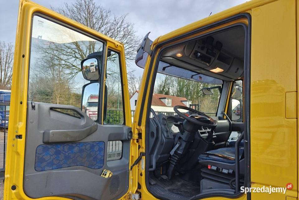 Laweta pomoc drogowa Okular Iveco mazowieckie Warszawa