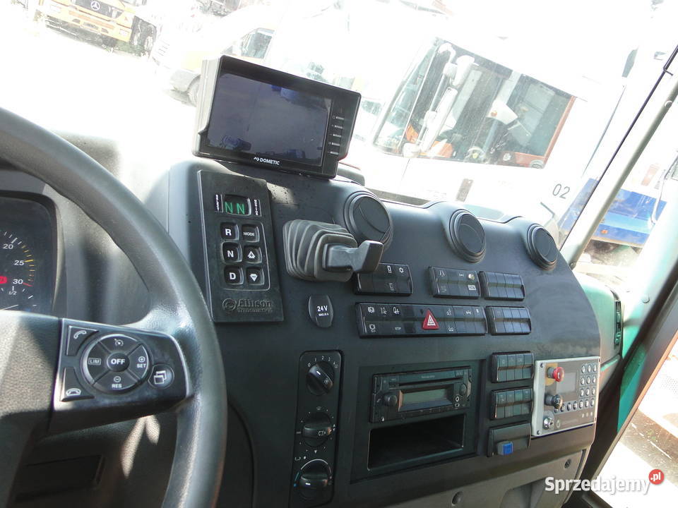 Śmieciarka dwukomorowa MercedesBenz Econic 2630 Stasi Las