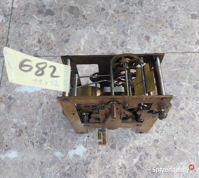 682 Mechanizm starego zegara ściennego Junghans Tczew