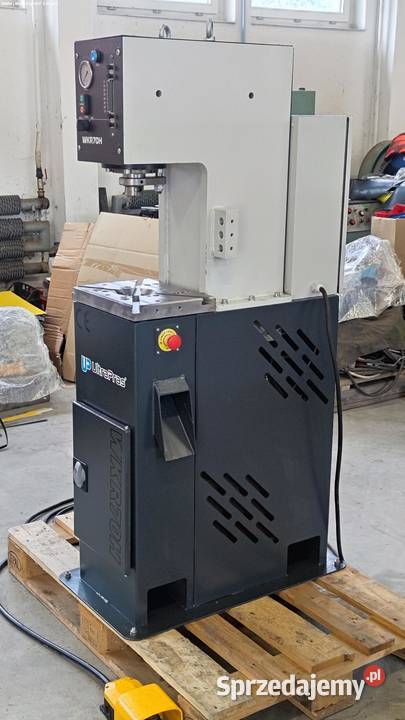 Prasa hydrauliczna ULTRAPRAS WKR70H 16 T Produkcja Jelenia Góra