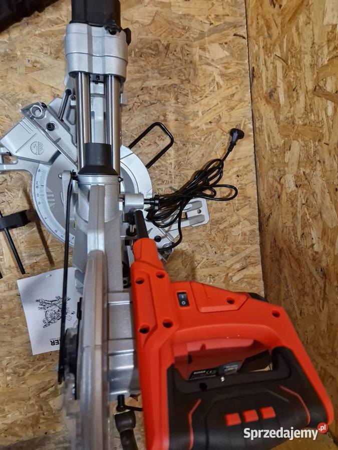 Precyzyjna piła ukośna z laserem i posuwem 255 Głogowa