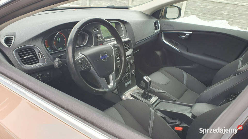 Volvo V40 20 D2 120 Momentum NAVI Półskóra V40 sprzedam