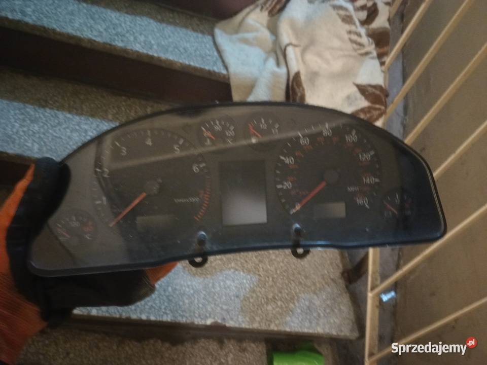 Licznik prędkościomierz do audi a6c5 lift Pozostałe wielkopolskie Ostrów Wielkopolski