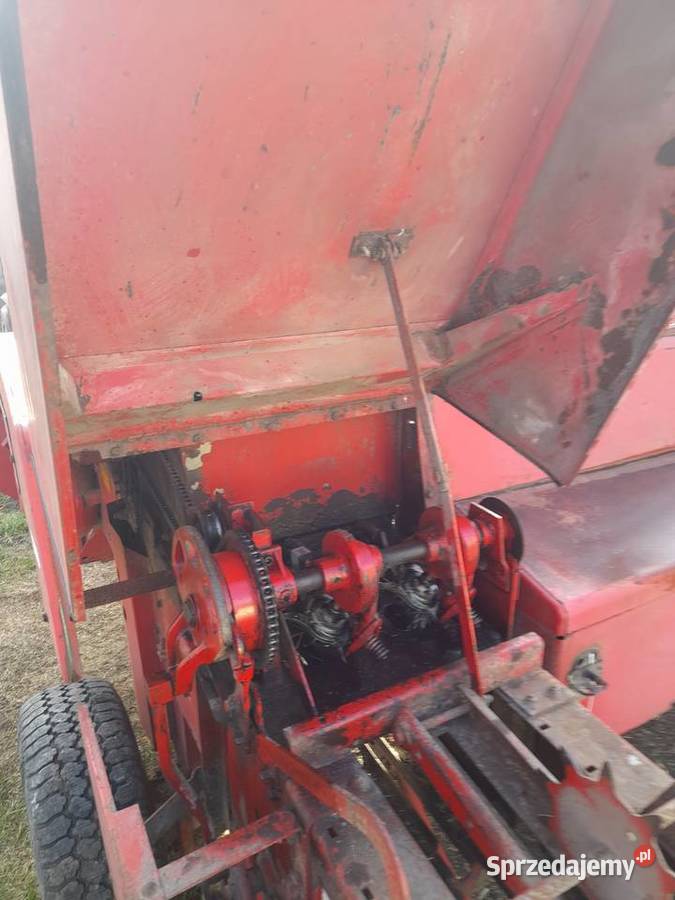 Prasa do słomy MF 124 Zamość