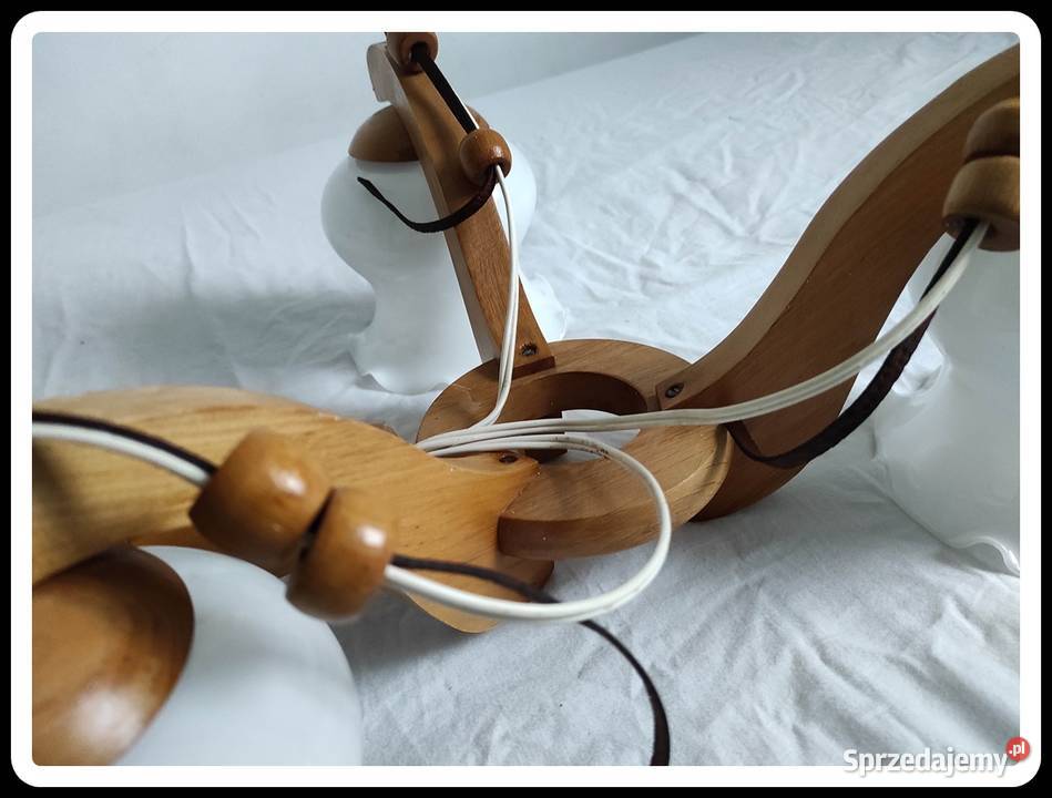 Lampa sufitowa z trzema kloszami drewno Płock