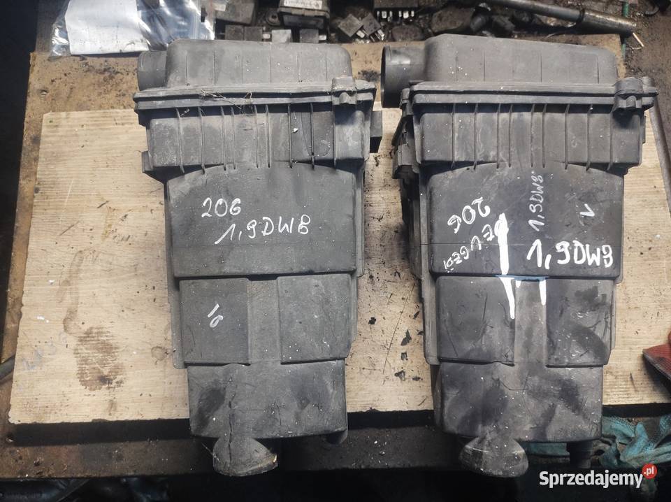 PEUGEOT 206 obudowa filtra powietrza 19 DW8