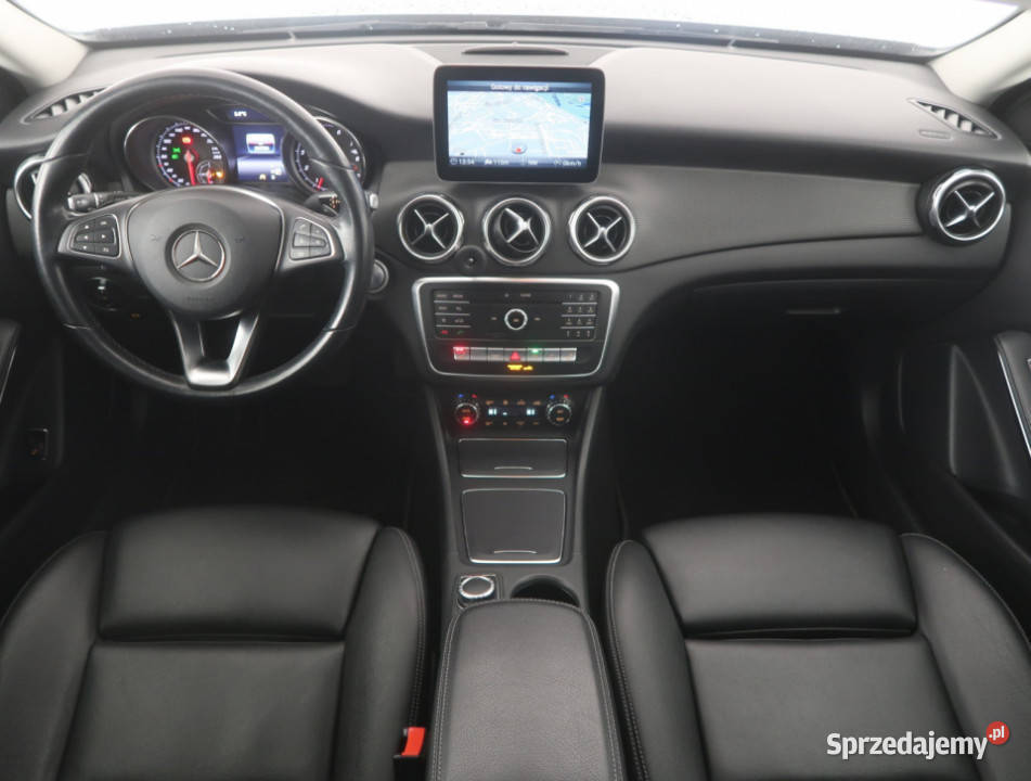 Mercedes GLA GLA 200 relingi dachowe