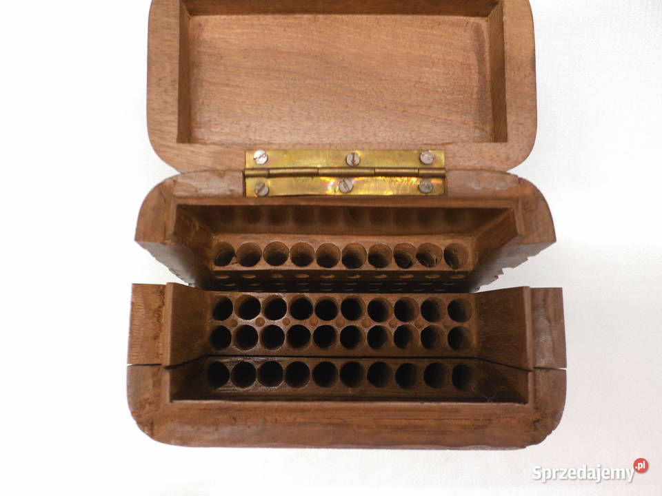 Unikalna Rzeźbiona Cigariera Humidor z Drewna