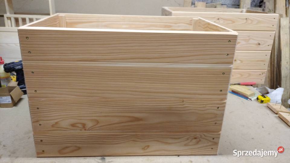 Doniczki z drewna do ogrodu Doniczki i osłonki