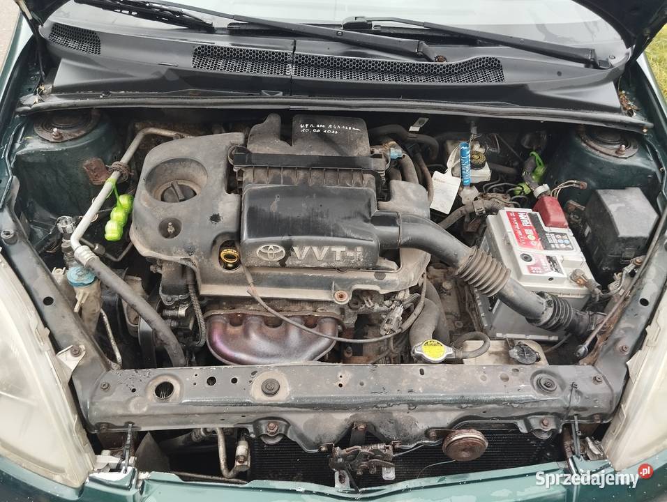 Toyota Yaris 13 benzyna bogate wyposażenie sprzedam