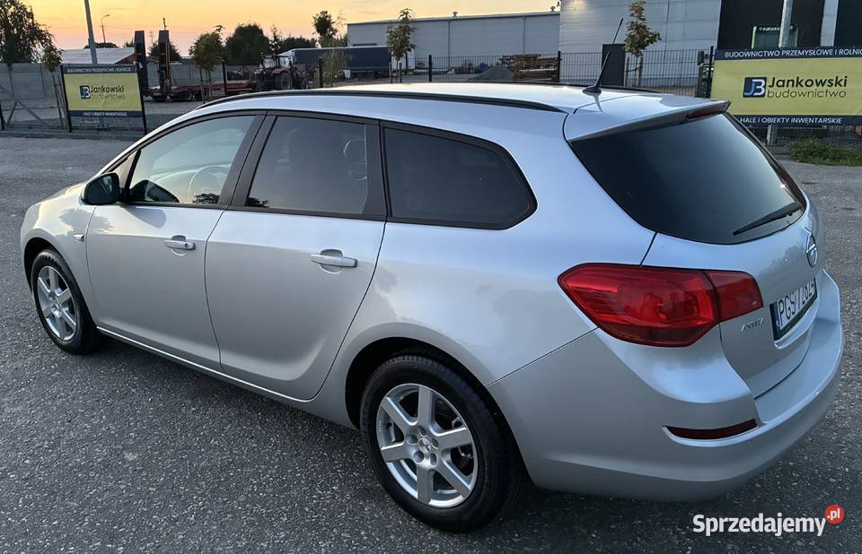 OPEL ASTRA J 16 benzyna klima temp alu mega wielofunkcyjna kierownica Gostyń sprzedam