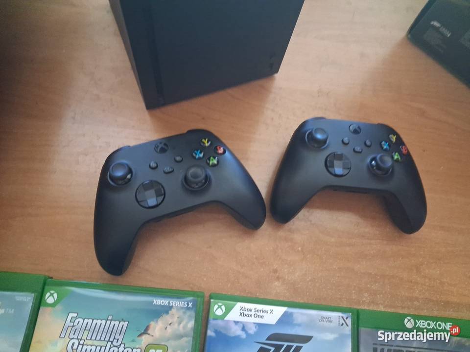 Sprzedam Xbox series X z dwoma padami i zestawem Radomyśl Wielki