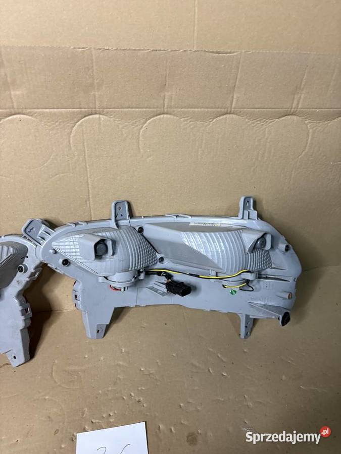 KIA SPORTAGE 4 IV LIFT 18 LAMPA PRAWA LEWA TYŁ osobowe wielkopolskie Jabłonna