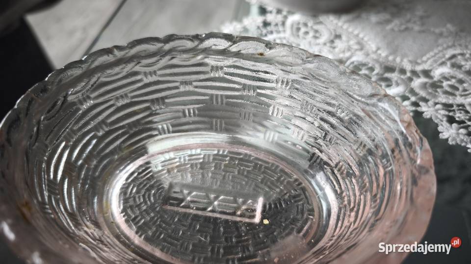 Kurka z Huty Ząbkowice bomboniera PRL kolor Krzeszowice