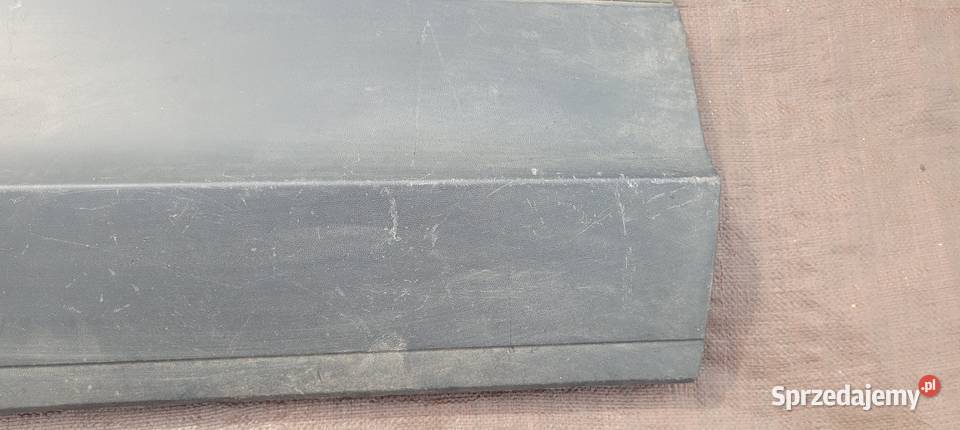 VW TIGUAN 5NA LISTWA DRZWI PRAWY TYŁ Ruda Śląska