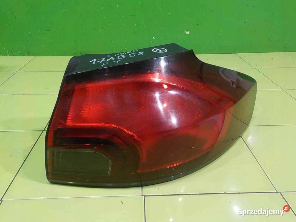 OPEL ZAFIRA C 15r 1116 5D lampa prawa tyl Suków