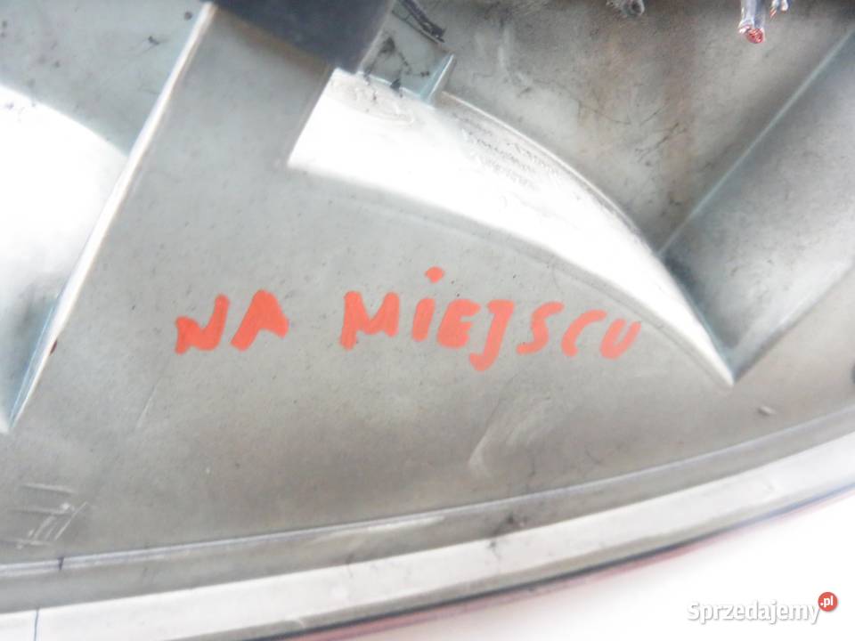 LAMPA LEWA TYLNA AUDI A4 B6 8E0945095 osobowe Lampy tylne małopolskie