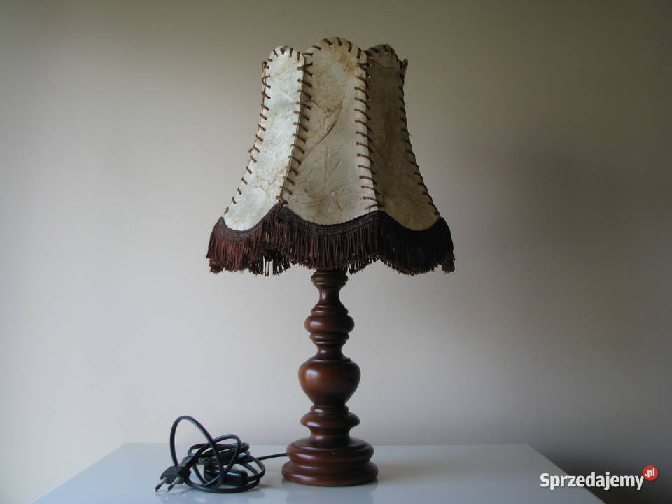 Stara lampa stołowa stojąca z abażurem ze skóry Lampy stołowe i nocne małopolskie