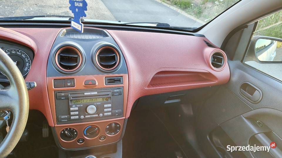 Ford Fiesta 13 LPG biały Wałbrzych