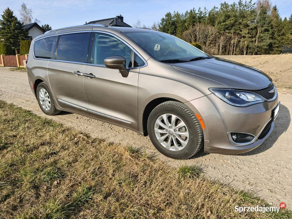 Chrysler Pacifica nieuszkodzony pomorskie sprzedam