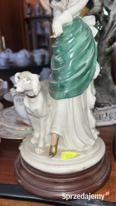 Figurka Spacer damy z chartem Auro Belcari Gdańsk