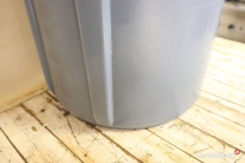 Kosz na śmieci Rubbermaid Brute 121 l z otworem śląskie Pszczyna