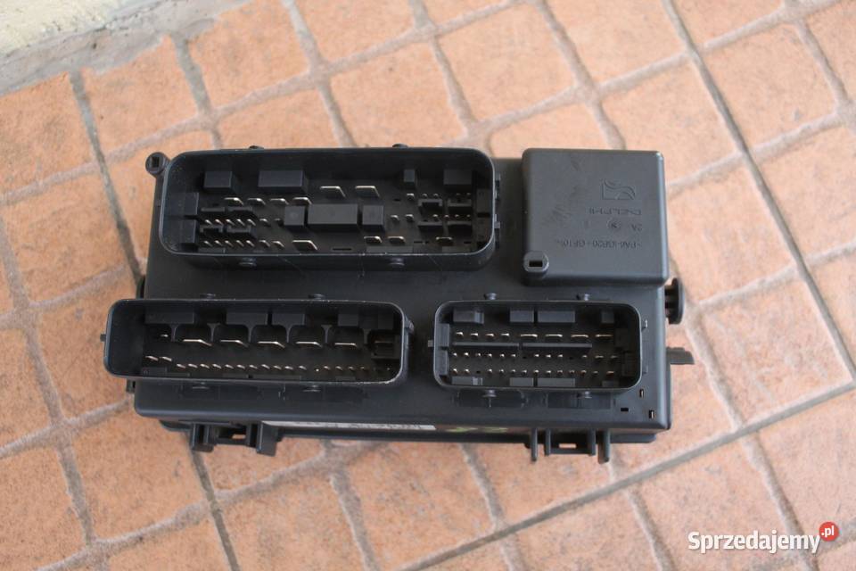 SKRZYNKA BEZPIECZNIKÓW OPEL CORSA D 10 13217392