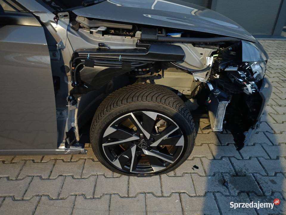 Peugeot 308 hybryda plug in uszkodzony Kawęczyn