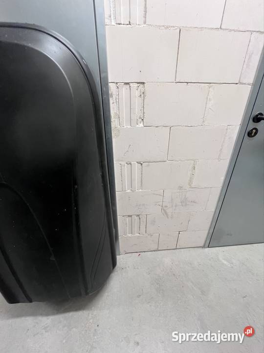 Box bagażowy na dach dachowy samochodowy Wrocław sprzedam