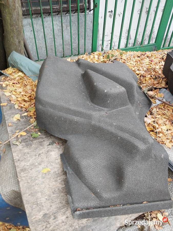 Mercedes 124 materiał bokach błotników wersja z