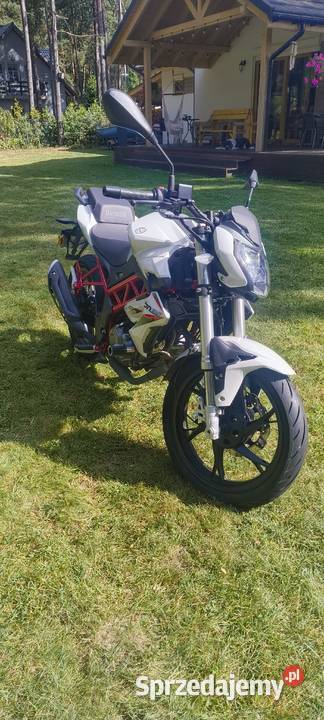 Motocykl Benelli BN 125 Mały przebieg Benelli