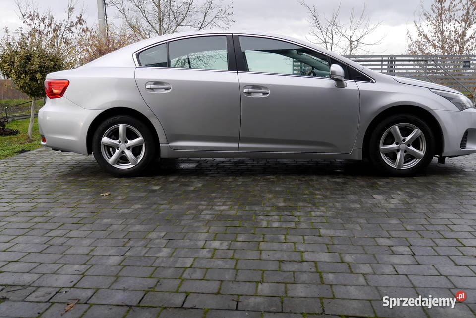 Toyota Avensis 2012 Polski salon 16 benzyna manualna Słomniki sprzedam