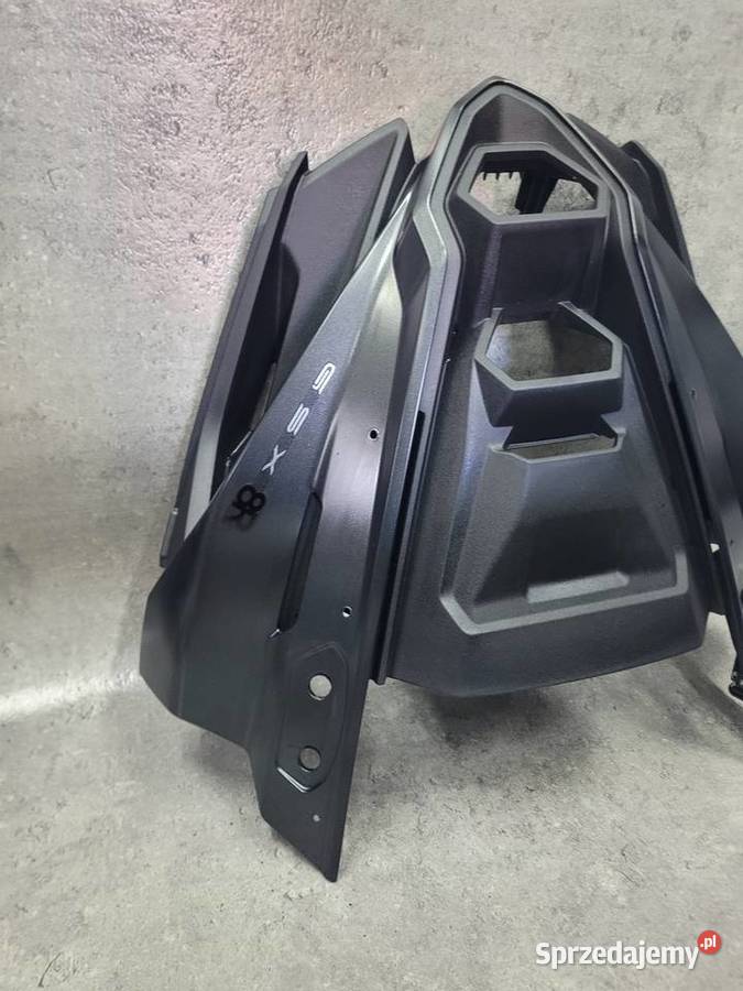 SUZUKI GSX8R GSX 8 R OWIEWKA CZASZY CZASZA Nowy Tomyśl
