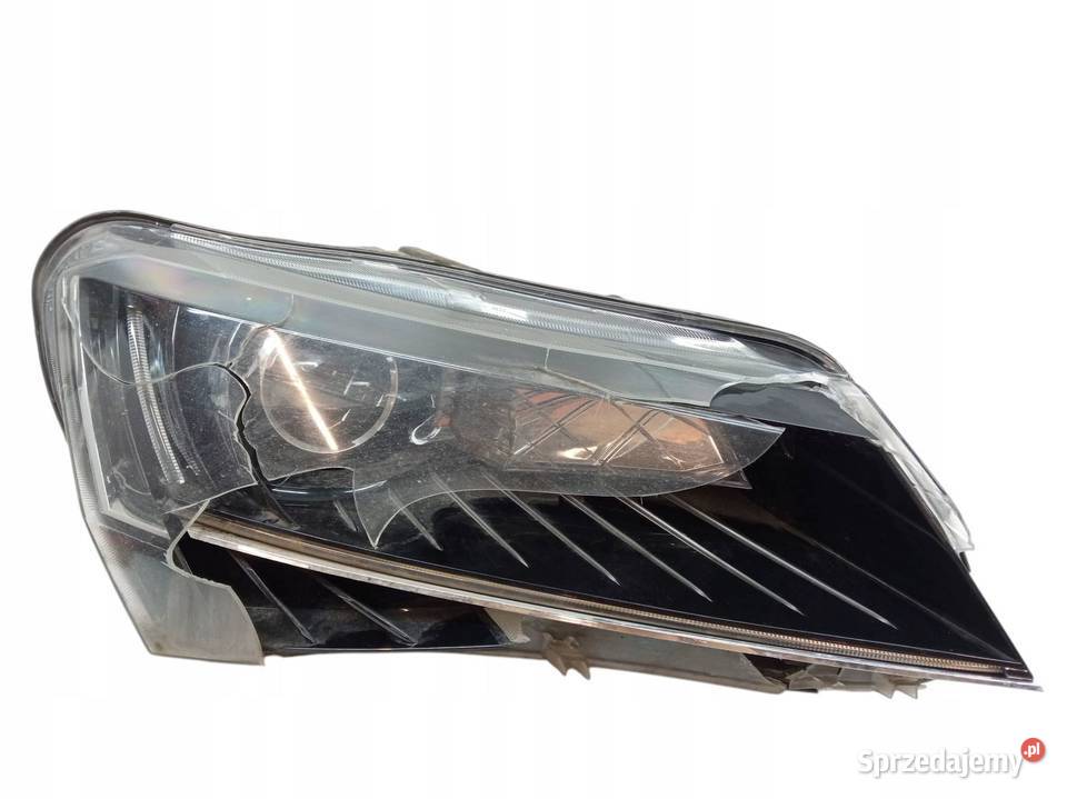 LAMPA PRZÓD PRAWA XENON EUROPA USZKODZONA Lampy przednie Lampy przednie