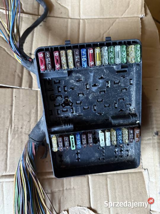 Skrzynka bezpieczników BMW e24 Mszana sprzedam