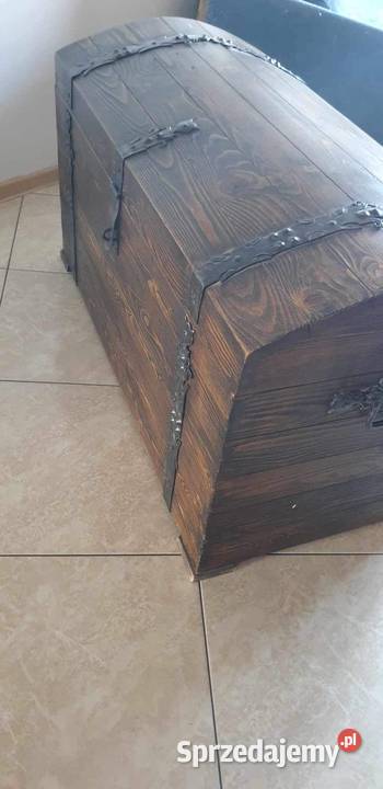 Naturalne oryginalne meble z metalowymi okuciami Bolszewo