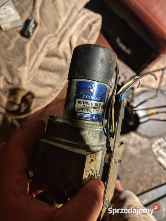 Pompa hydrauliczna hydroklapa BMW 7 e65 części 7 Rok produkcji 2003 Gryfów Śląski
