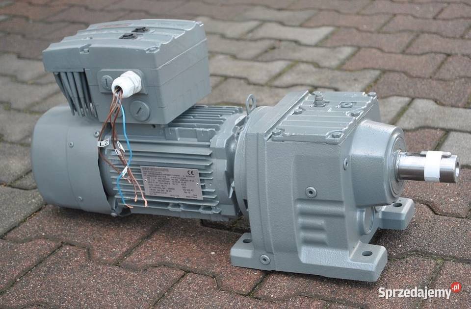 MOTOREDUKTOR 01111kw 2929obrmin z hamulcem Kargowa