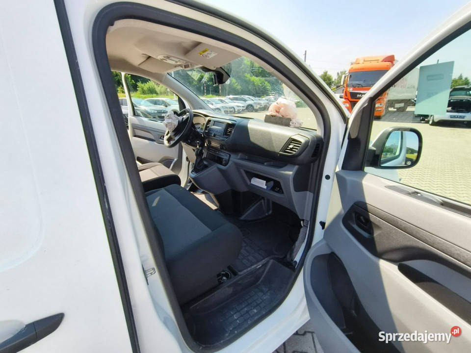 Citroen Jumpy 16 bluehdi 95 euro6 niski przebieg Rok produkcji 2016 Kęty
