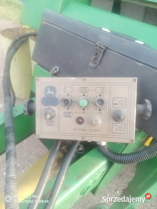 Prasa John Deere 582 model 2009 Rolujące (belujące) Prudnik