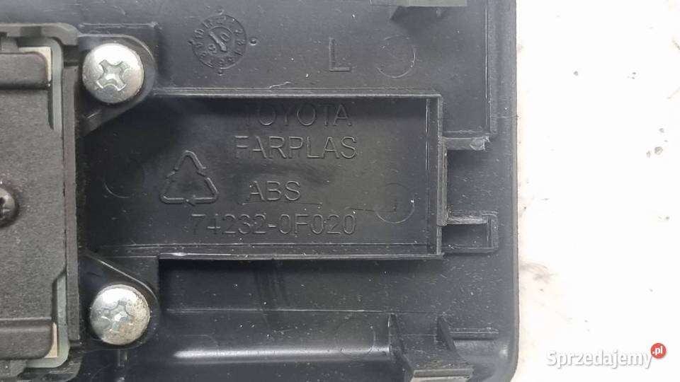 PRZYCISK TOYOTA COROLLA VERSO 848200F040 osobowe Lipno