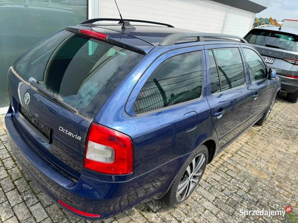 Sprzedam błotnik lewy i drzwi przednie lewe