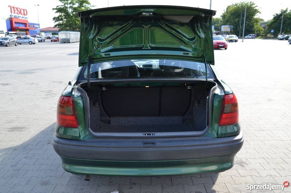 OPEL ASTRA CLASSIC FILM garażowany Mielec