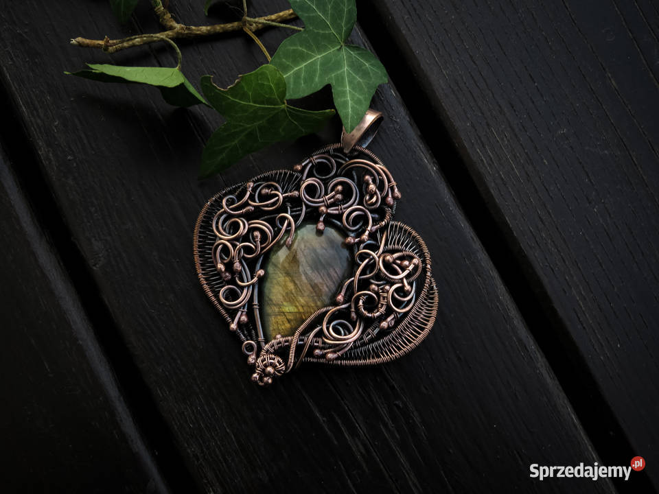 Unikatowy miedziany wisior złotofioletowy małopolskie