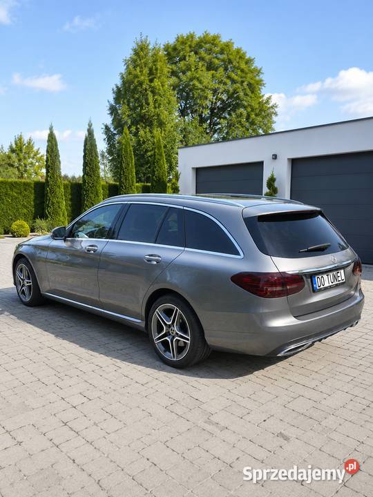 Mercedes Salon piękny zabezpieczony folią serwis Ciele