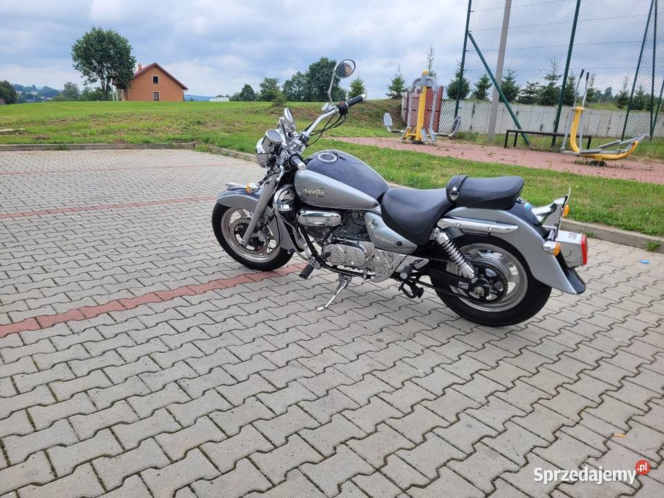 Hyosung Aquila GV 250