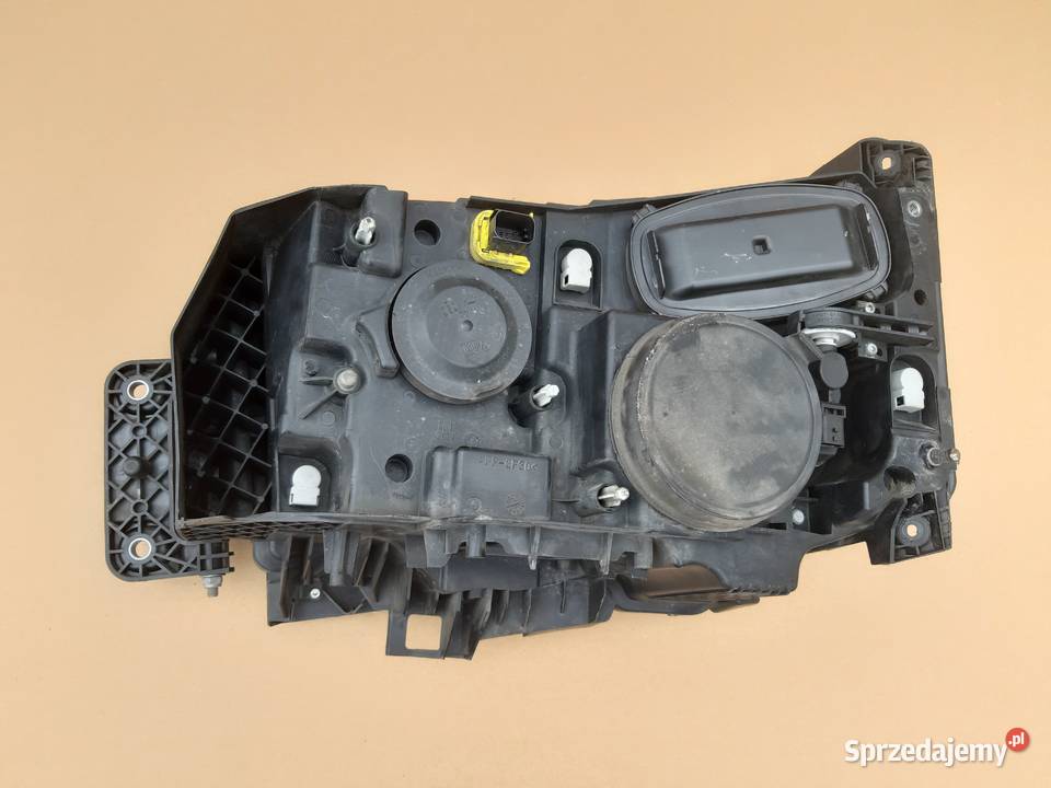 RENAULT RANGE T GAMA REFLEKTOR PRAWY LAMPA PRAWA Bieleń