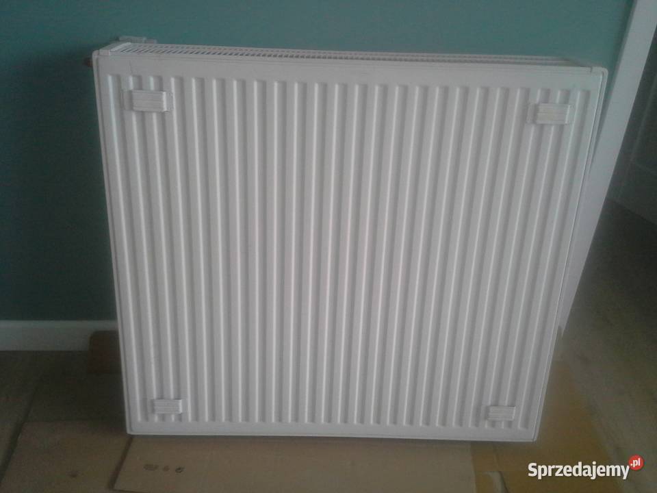 Duży grzejnik płytowy
