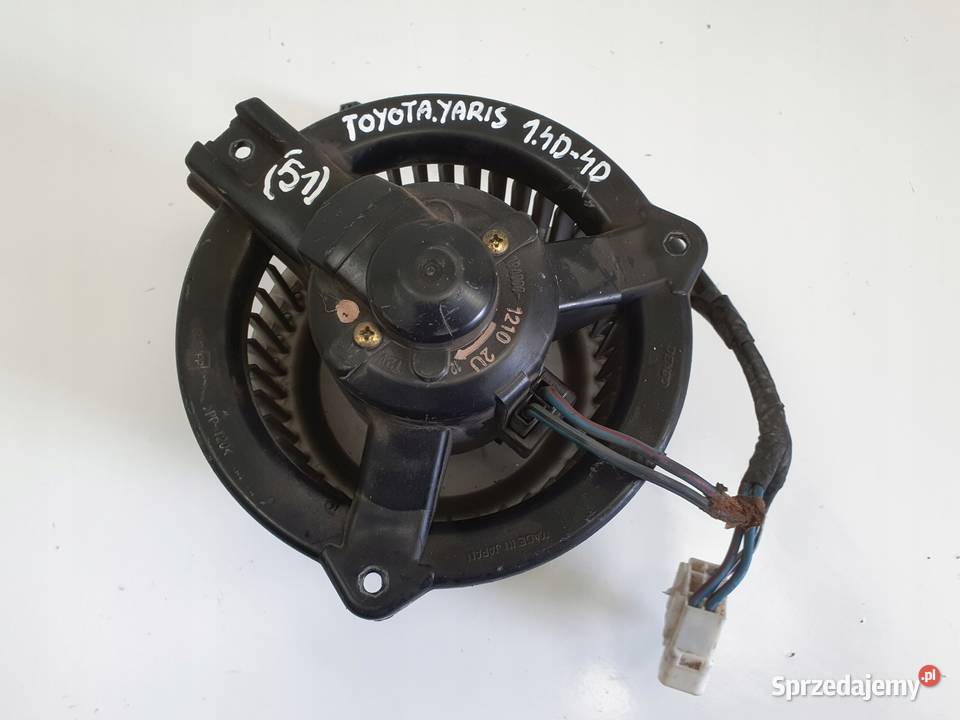 Toyota Yaris I WENTYLATOR NAWIEWU Dmuchawa Rudka